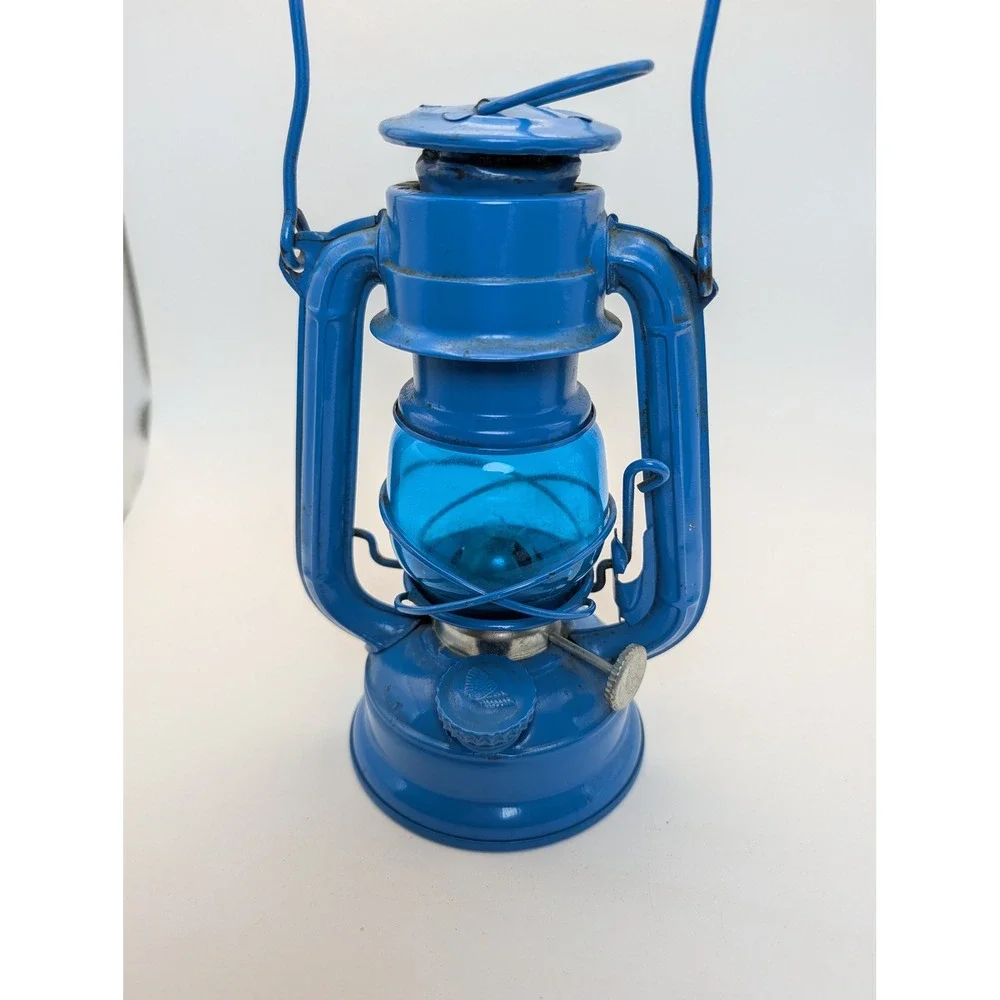 Winged Wheel No. 350 Blue Kerosene Lantern Blue Globe Made Japan Vintage 7.5